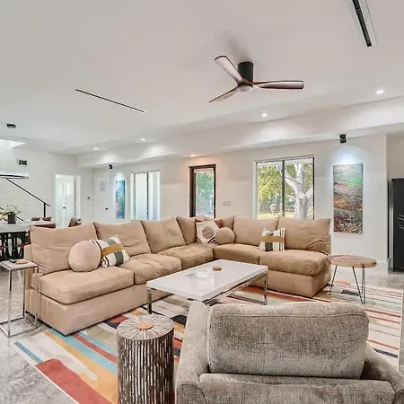 Villa Vogue - Designer Finishes Meet Open Living In Sunshine Park
